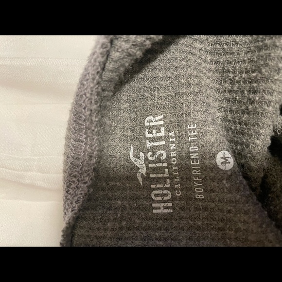 Hollister crop long sleeve shirt - Picture 3 of 3